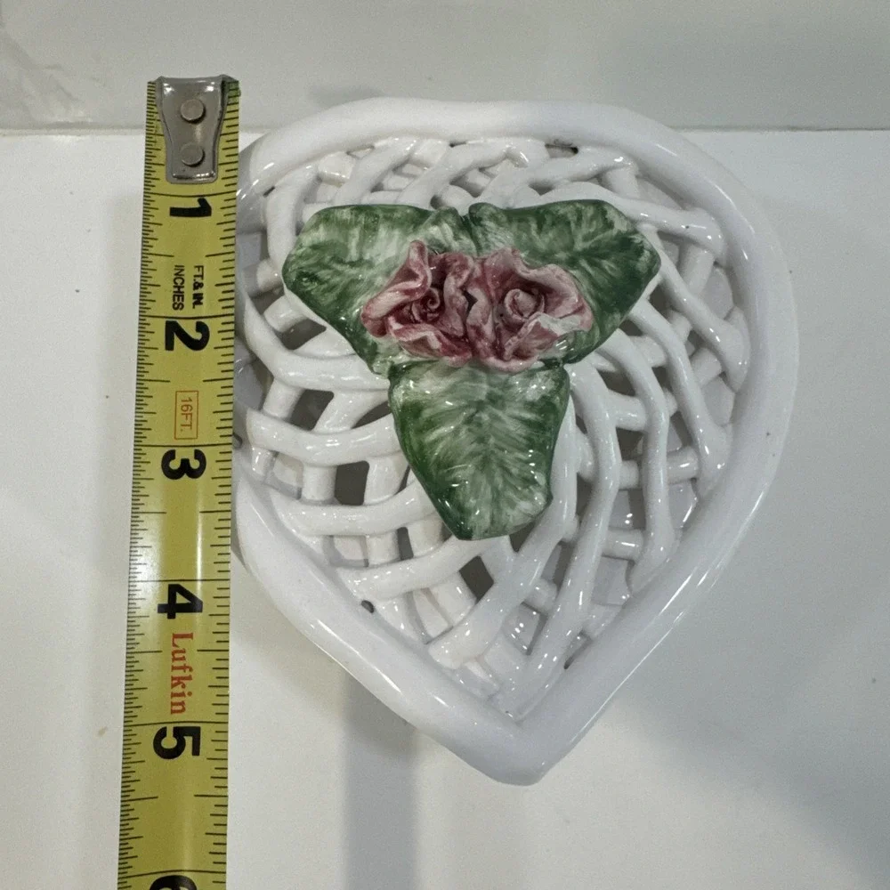 Savoir Vivre Portugal Trinket Box Heart Shaped Lattice Dish w/ Lid Roses 5.5